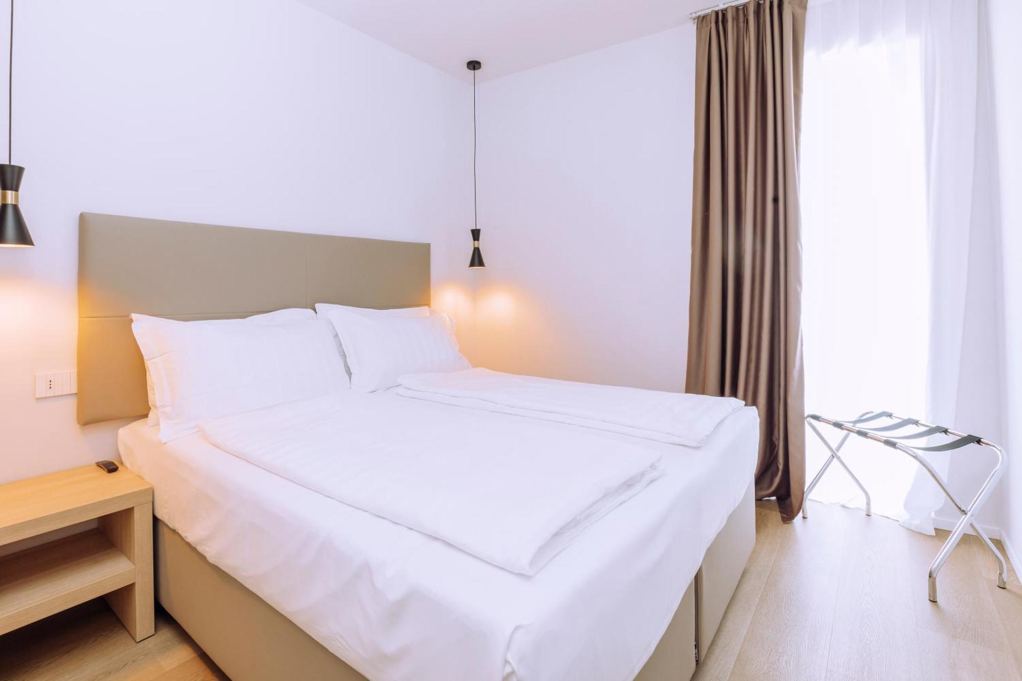 Ah Porticcioli Boutique Apartments San Felice del Benaco Ngoại thất bức ảnh