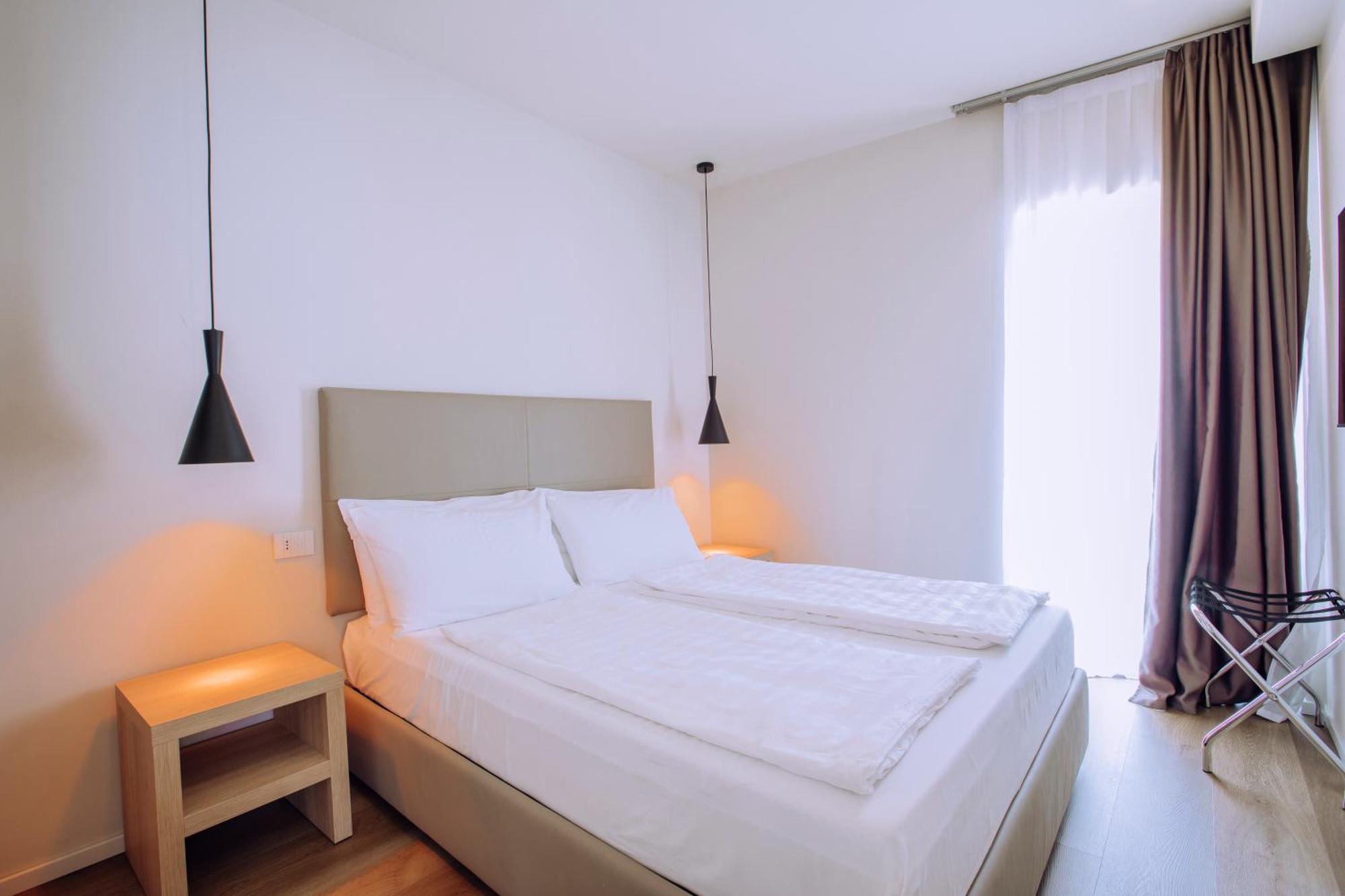 Ah Porticcioli Boutique Apartments San Felice del Benaco Ngoại thất bức ảnh