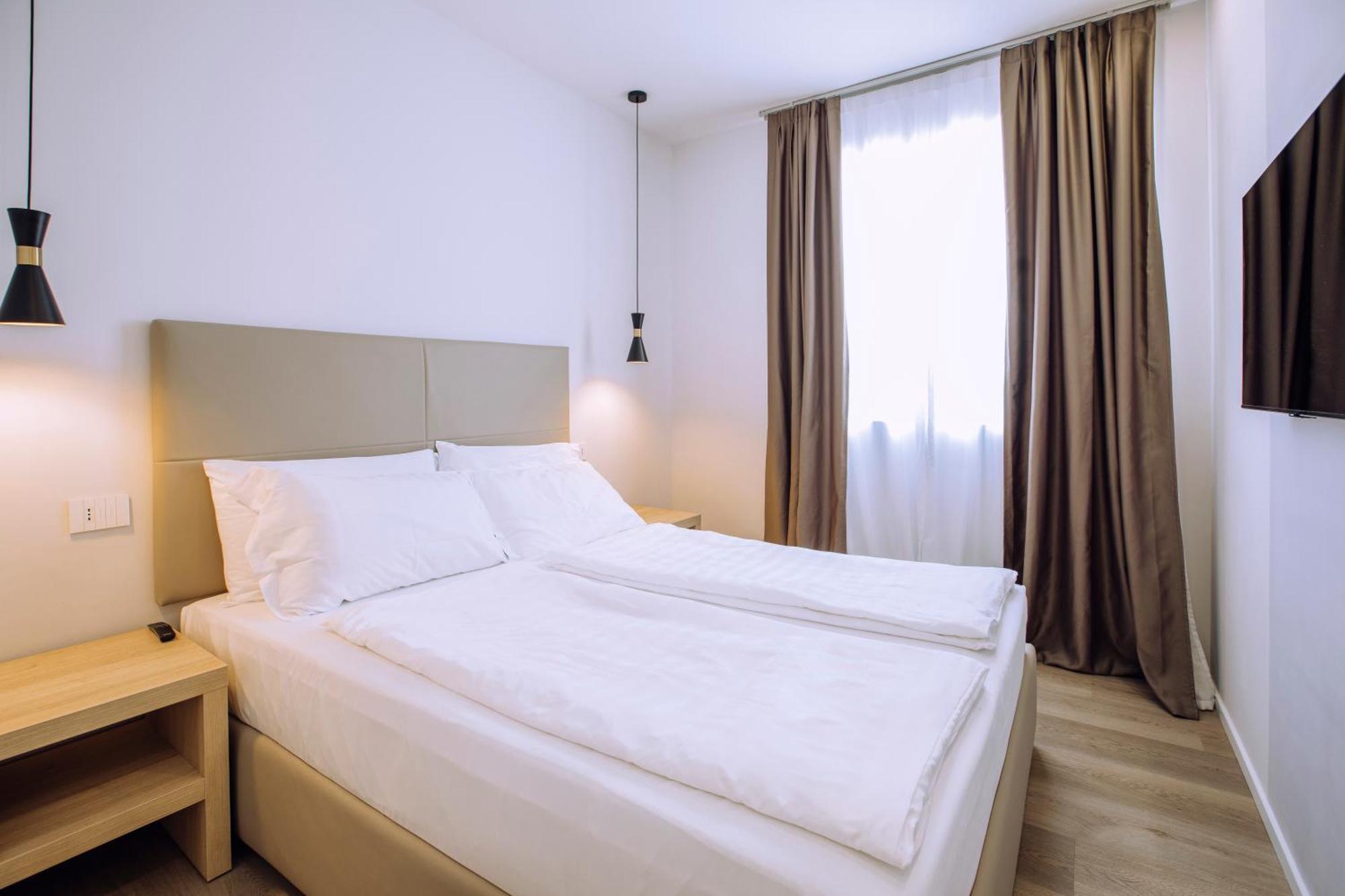 Ah Porticcioli Boutique Apartments San Felice del Benaco Ngoại thất bức ảnh