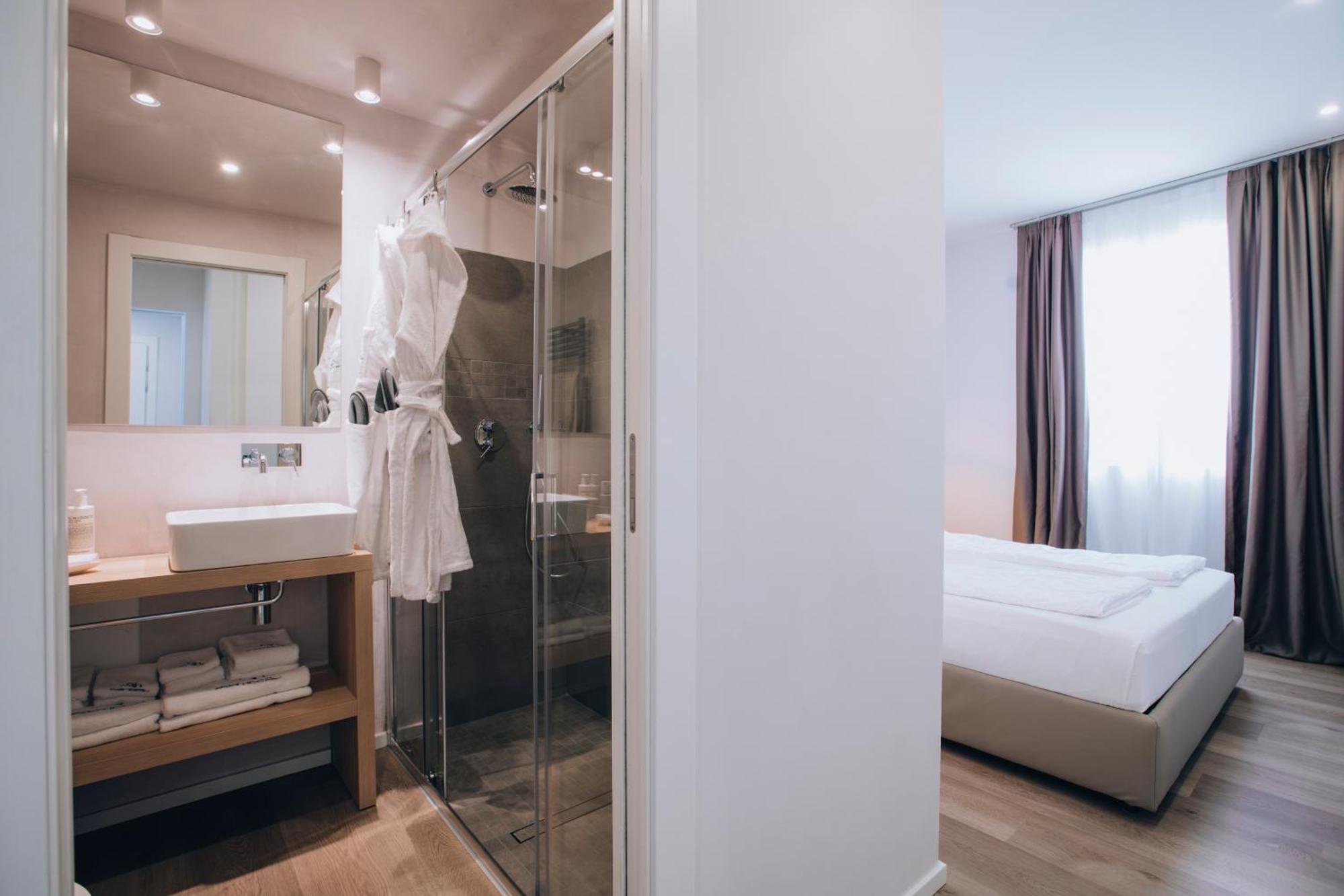 Ah Porticcioli Boutique Apartments San Felice del Benaco Ngoại thất bức ảnh