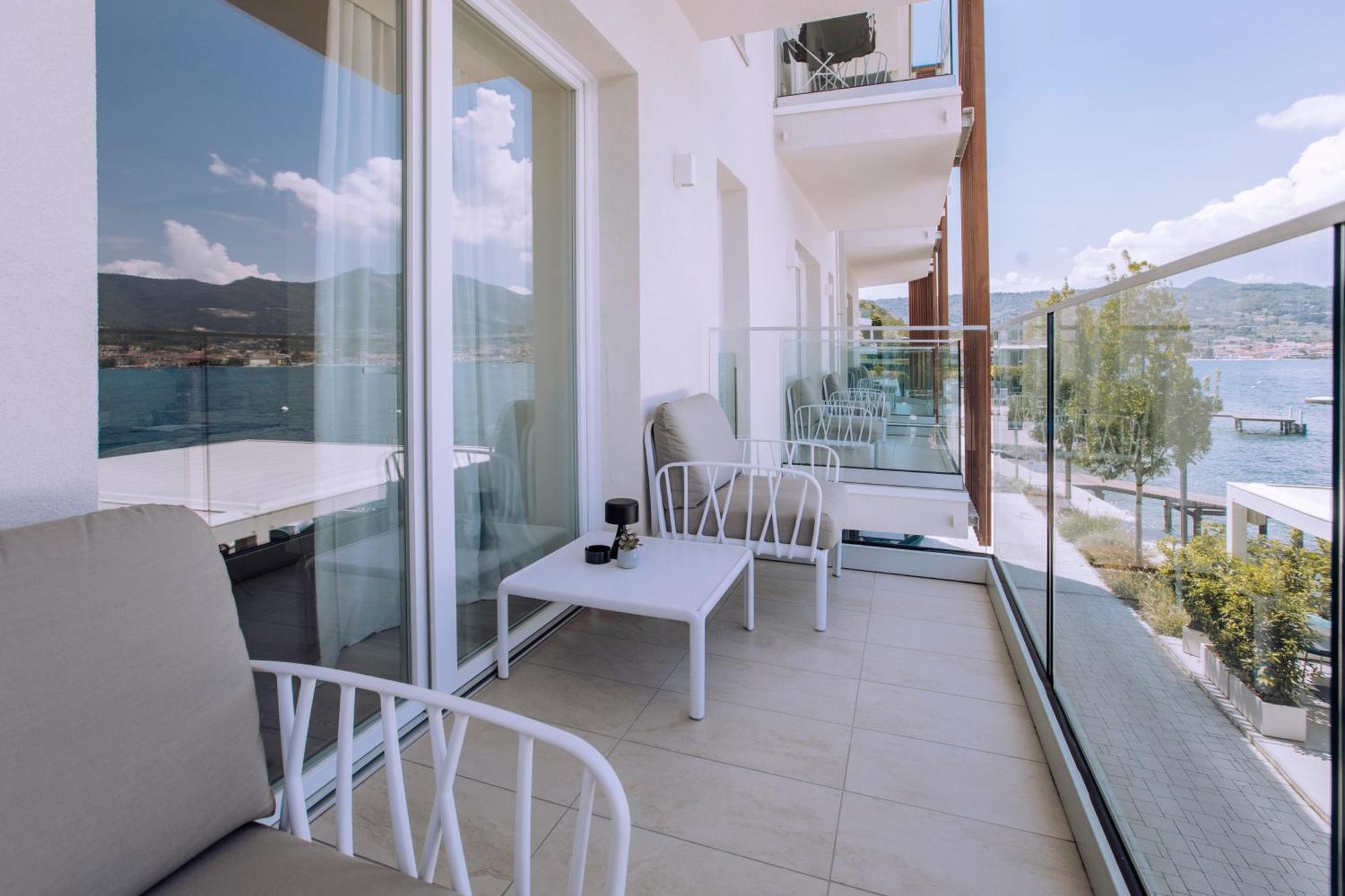 Ah Porticcioli Boutique Apartments San Felice del Benaco Ngoại thất bức ảnh
