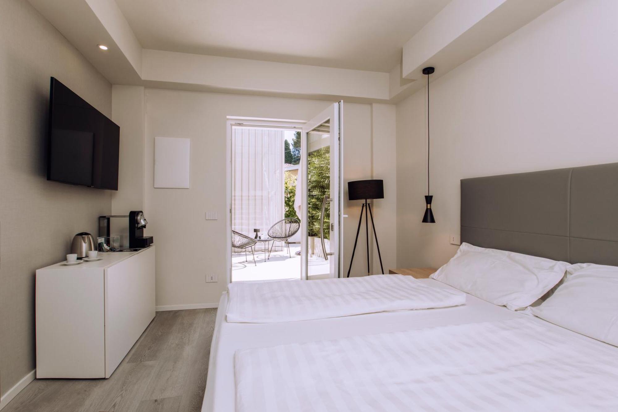 Ah Porticcioli Boutique Apartments San Felice del Benaco Ngoại thất bức ảnh