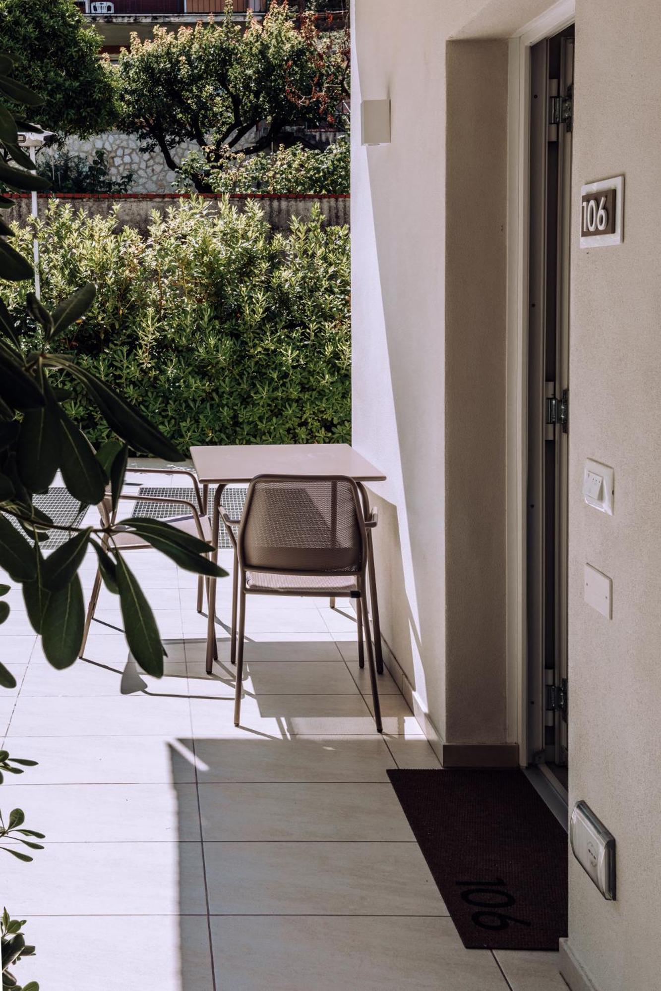 Ah Porticcioli Boutique Apartments San Felice del Benaco Ngoại thất bức ảnh